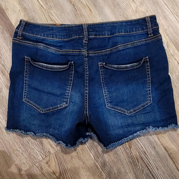 Shorts - Picture 2 of 2